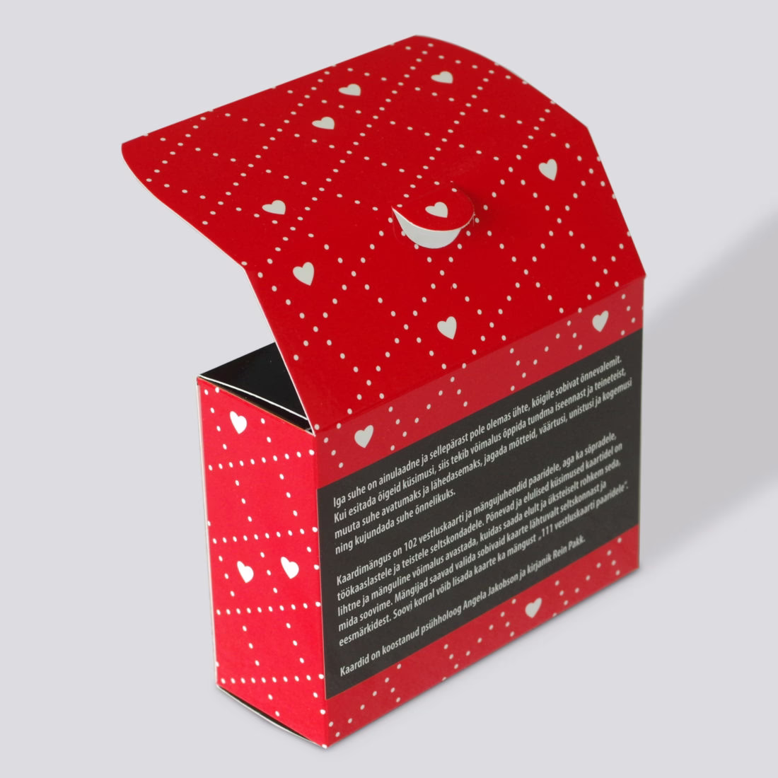 kaardipakk hallil taustal